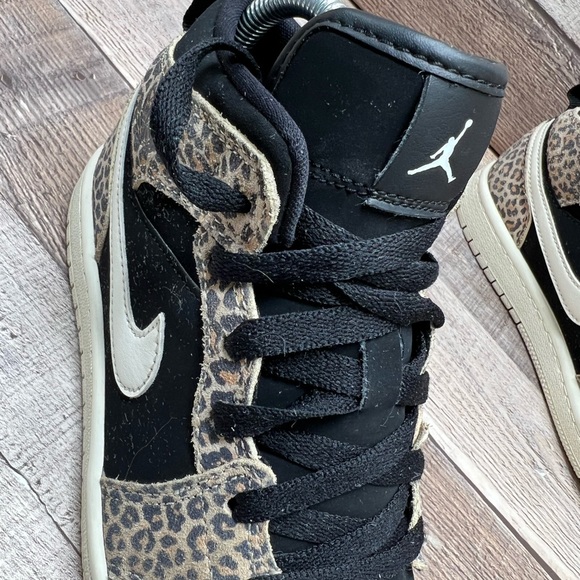Nike Air Jordan 1 Mid SE Leopard Cheetah BQ6932-021 Youth Size 3Y Women Size 4.5 - Picture 11 of 12